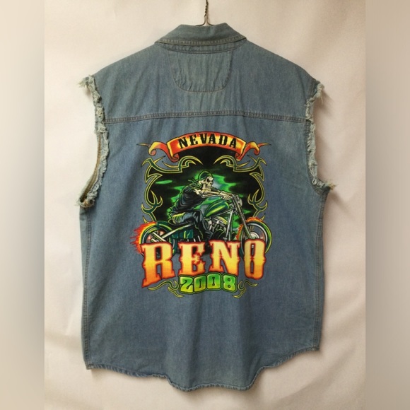 Vintage Reno Nevada 2008 button up shirt - Picture 4 of 8